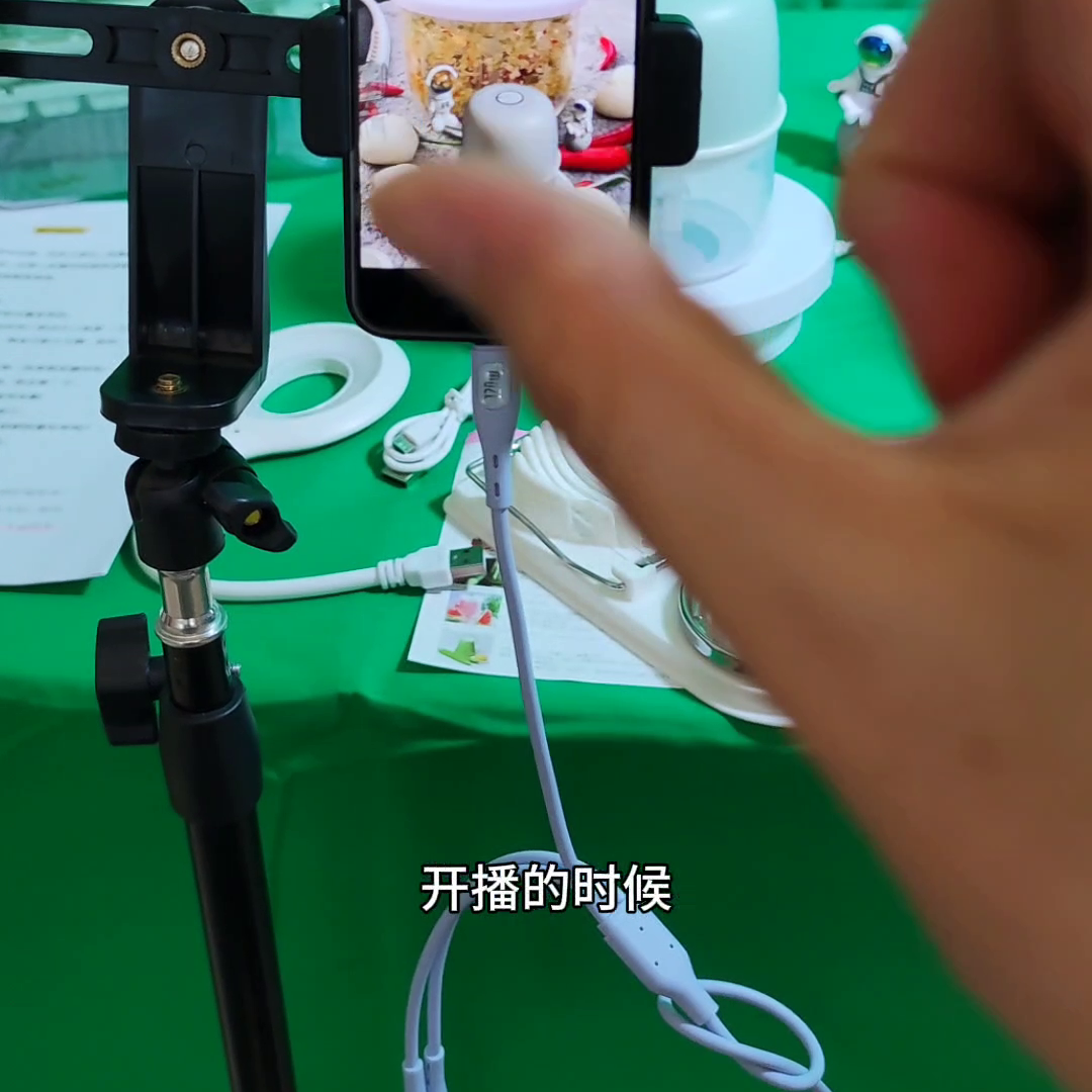 一个人在家做直播带货,新人直播带货怎么玩